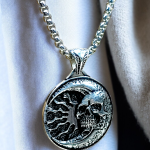 Erkek, Ay, Güneş ve Ölüm Temalı K-144 Paslanmaz Kromix Çelik Gümüş Kaplama Kolye Madalyon