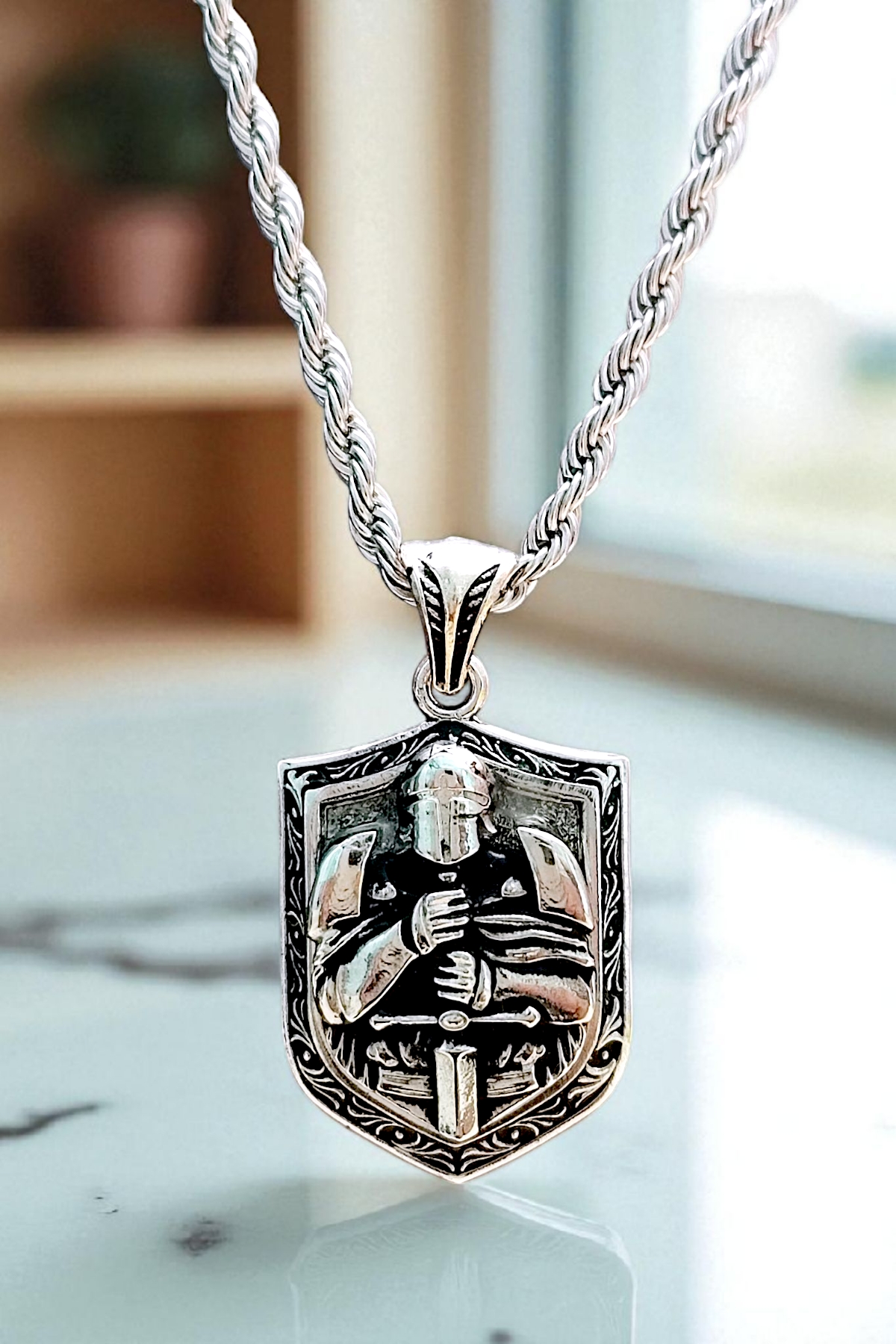 Gümüş Kaplama Krom-çelik Erkek Kolye Madalyon Beyaz Renk Özel Tasarım Spartalı Şovalye Kalkan