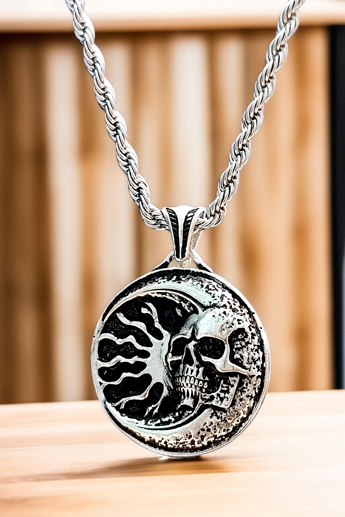 Gümüş Kaplama Krom-Çelik Erkek Kolyesi Ay, Güneş ve Ölüm Temalı Madalyon